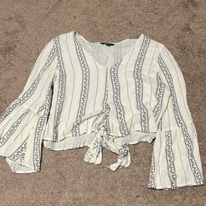 American Eagle tie front long sleeve blouse